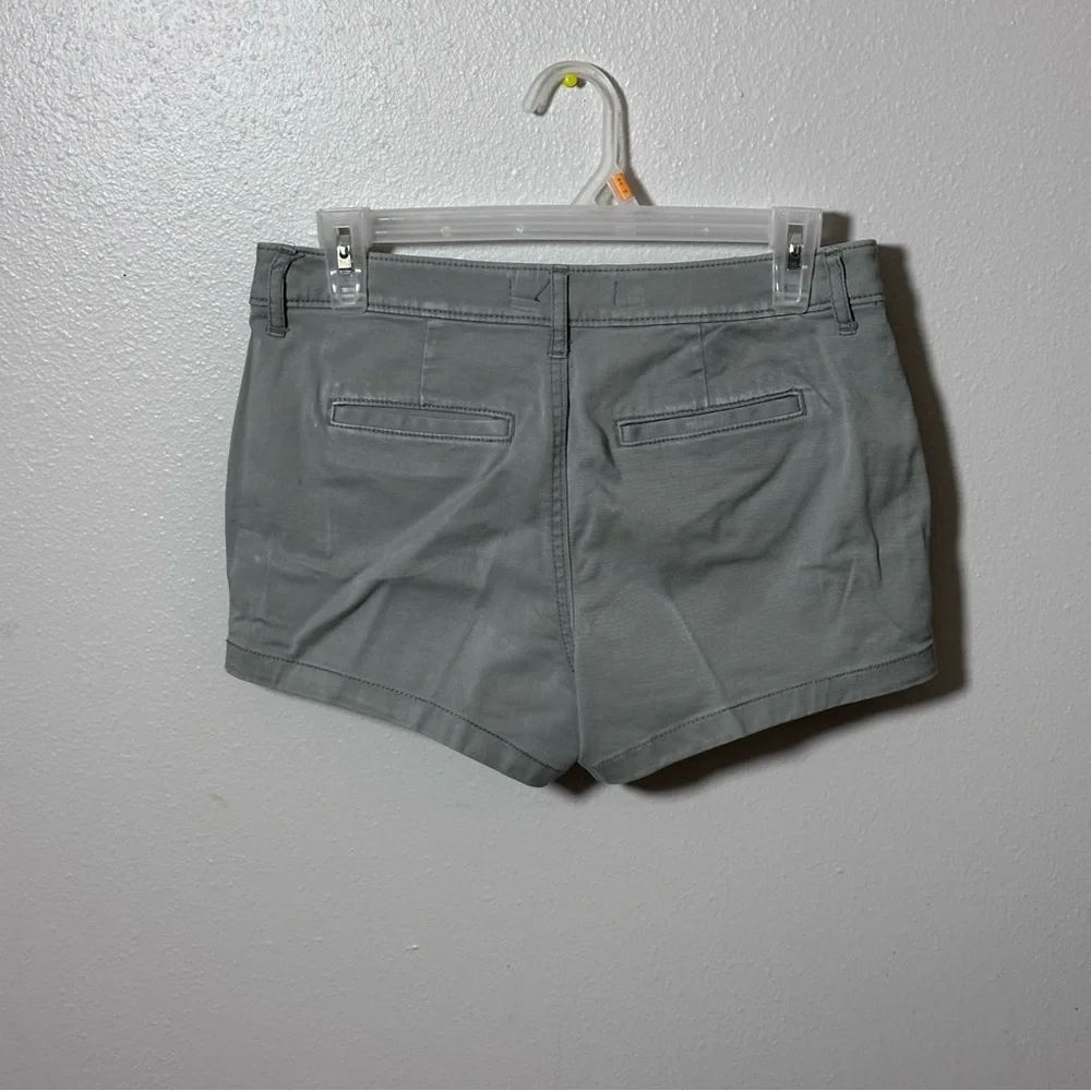 Abercrombie & Fitch Women Casual‎ Gray Shorts size 2